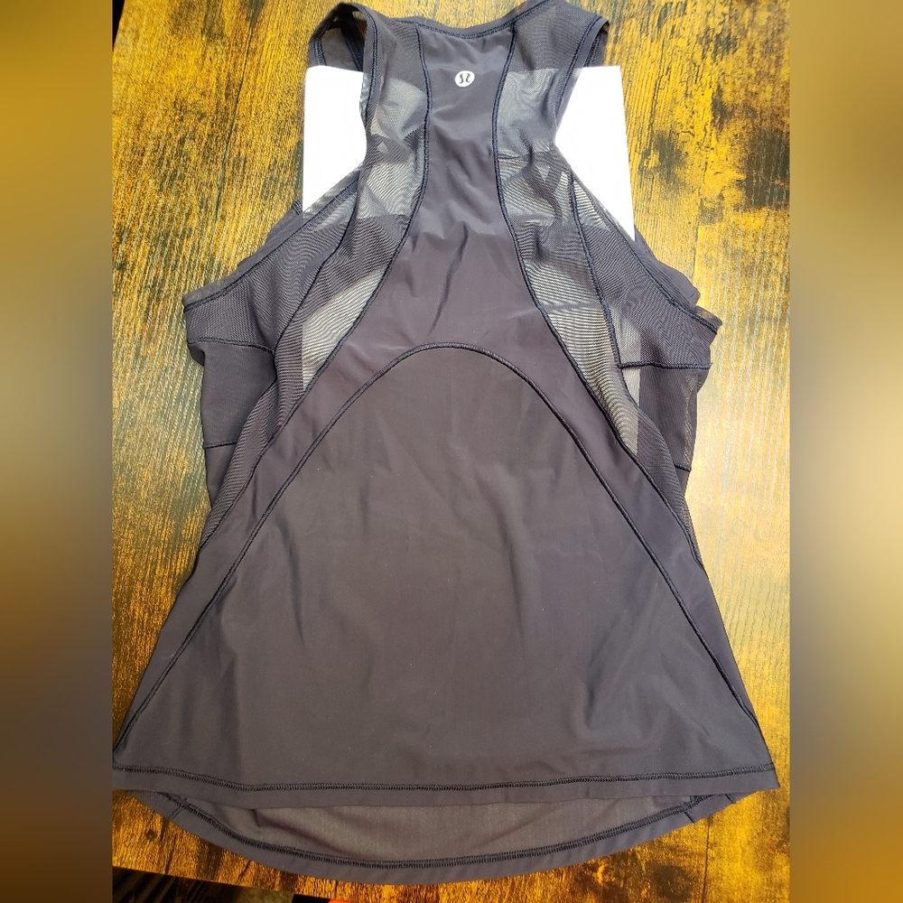 Lululemon Fresh In Mesh, Built In Sportsbra, Mesh Panel, Muscle Tank - Picture 9 of 14